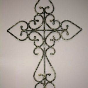 Vintage iron cross with arrow ends design